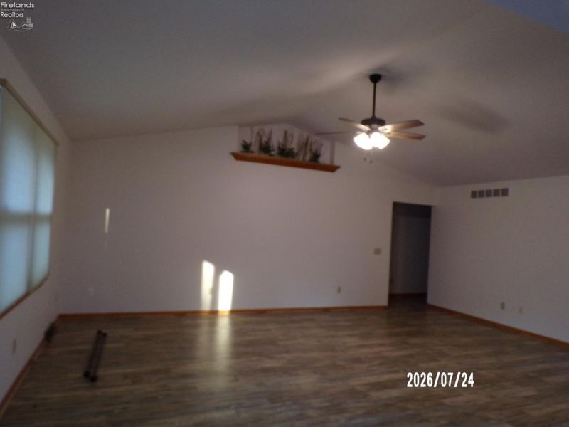 16 Sun Valley Drive, Fremont, OH 43420 Photo 7