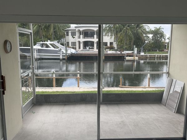 460 Paradise Isle Boulevard, Unit 101, Hallandale Beach, FL 33009