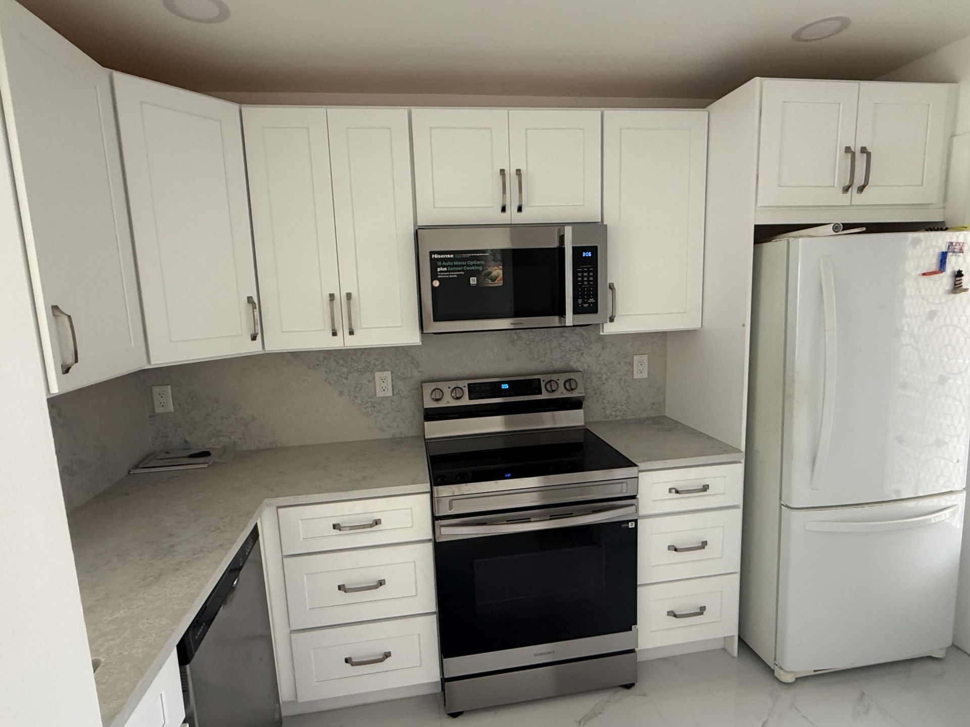 460 Paradise Isle Boulevard, Unit 101, Hallandale Beach, FL 33009 Photo