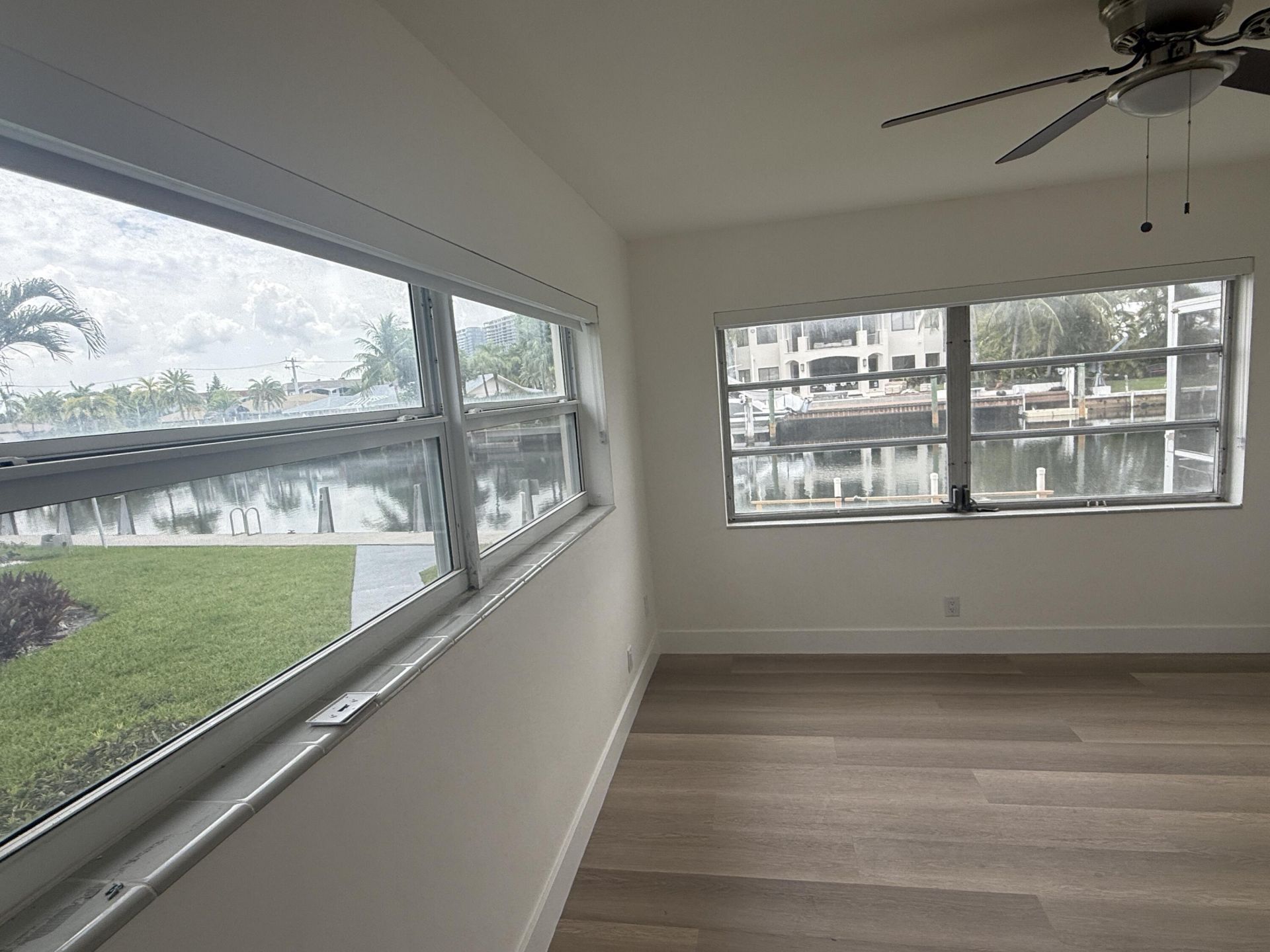 460 Paradise Isle Boulevard, Unit 101, Hallandale Beach, FL 33009 Photo