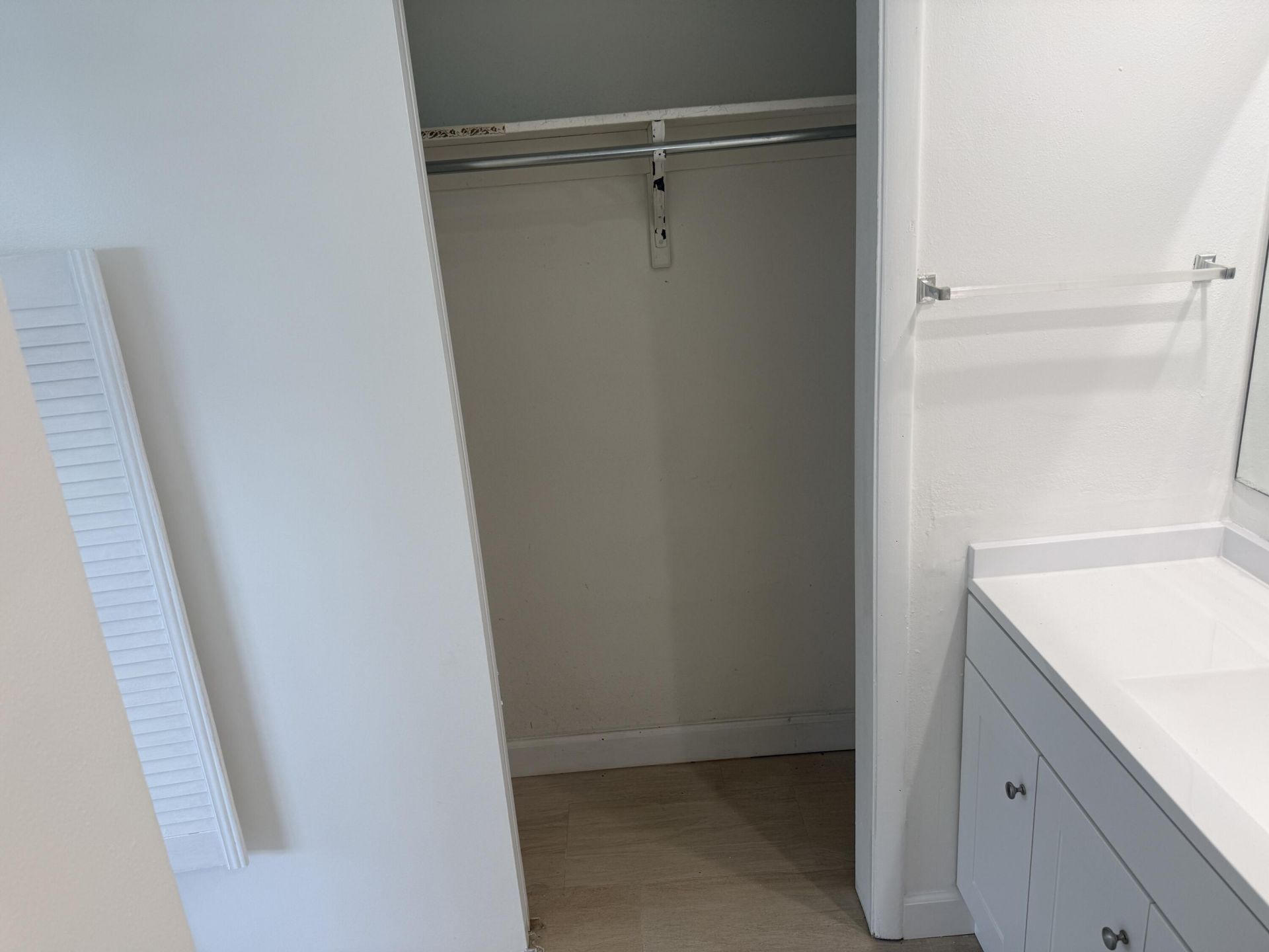 460 Paradise Isle Boulevard, Unit 101, Hallandale Beach, FL 33009 Photo