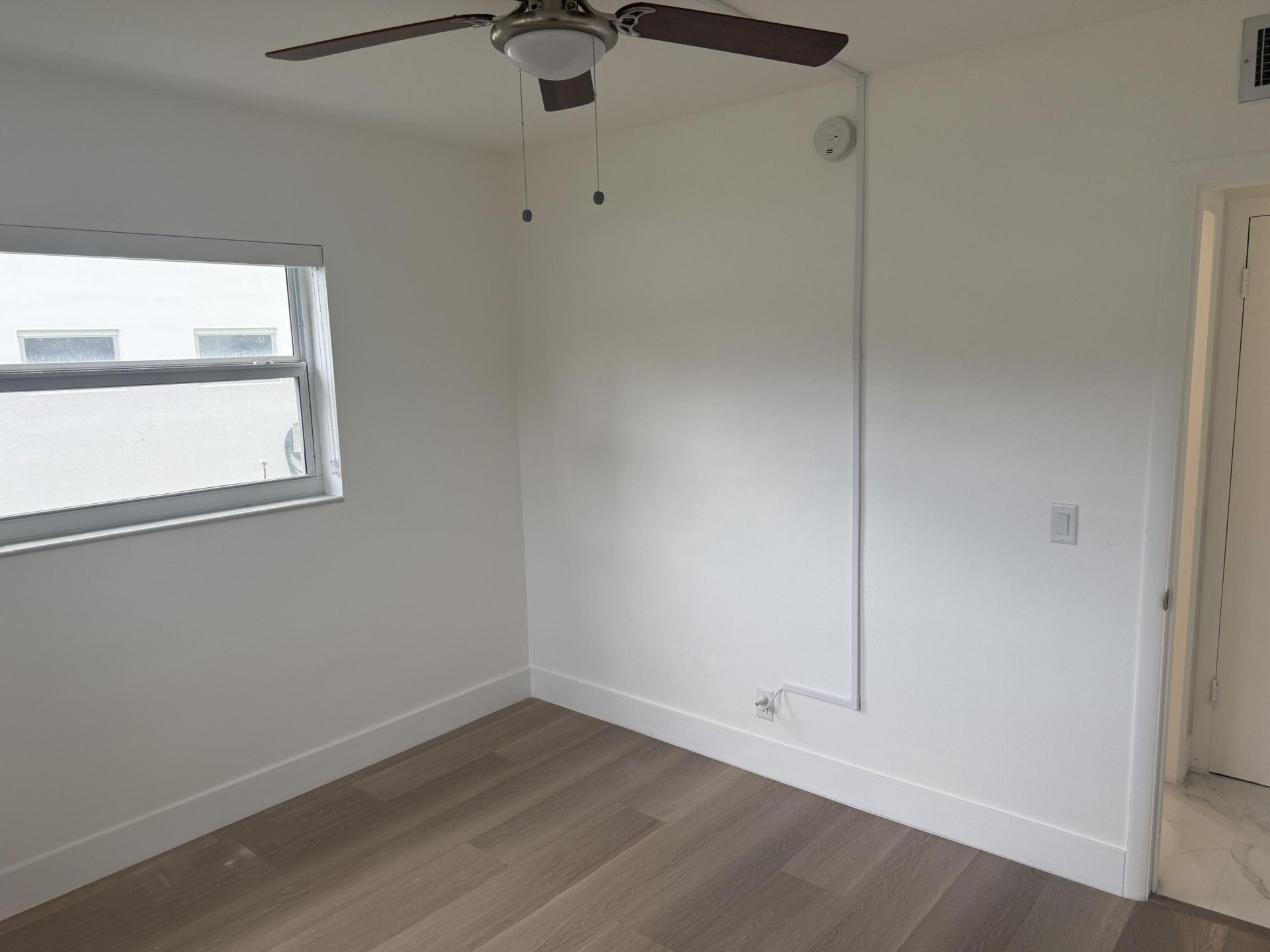460 Paradise Isle Boulevard, Unit 101, Hallandale Beach, FL 33009 Photo