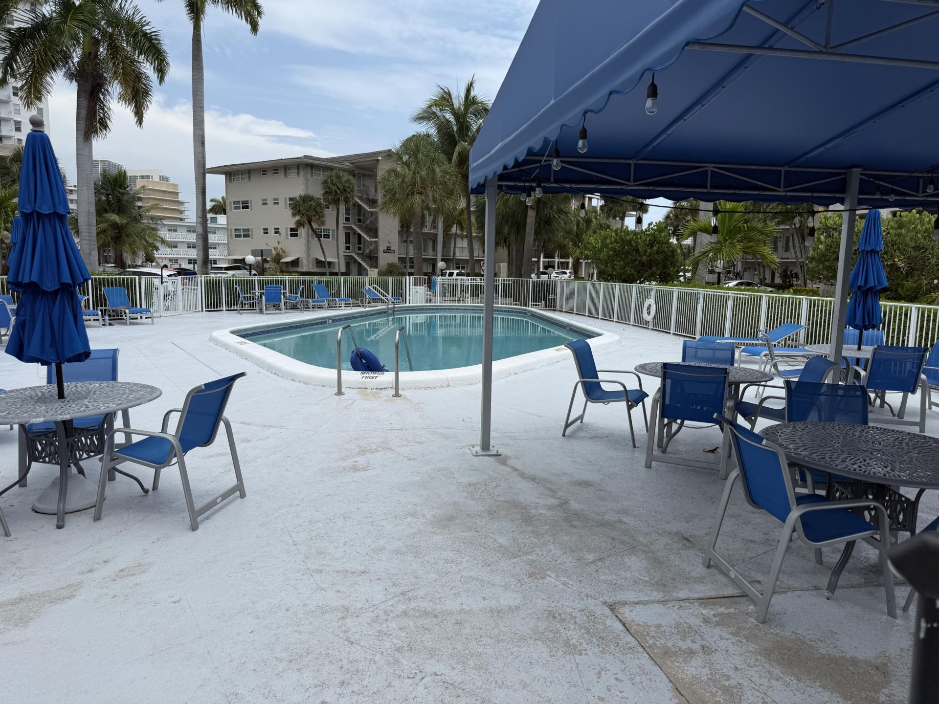 460 Paradise Isle Boulevard, Unit 101, Hallandale Beach, FL 33009 Photo