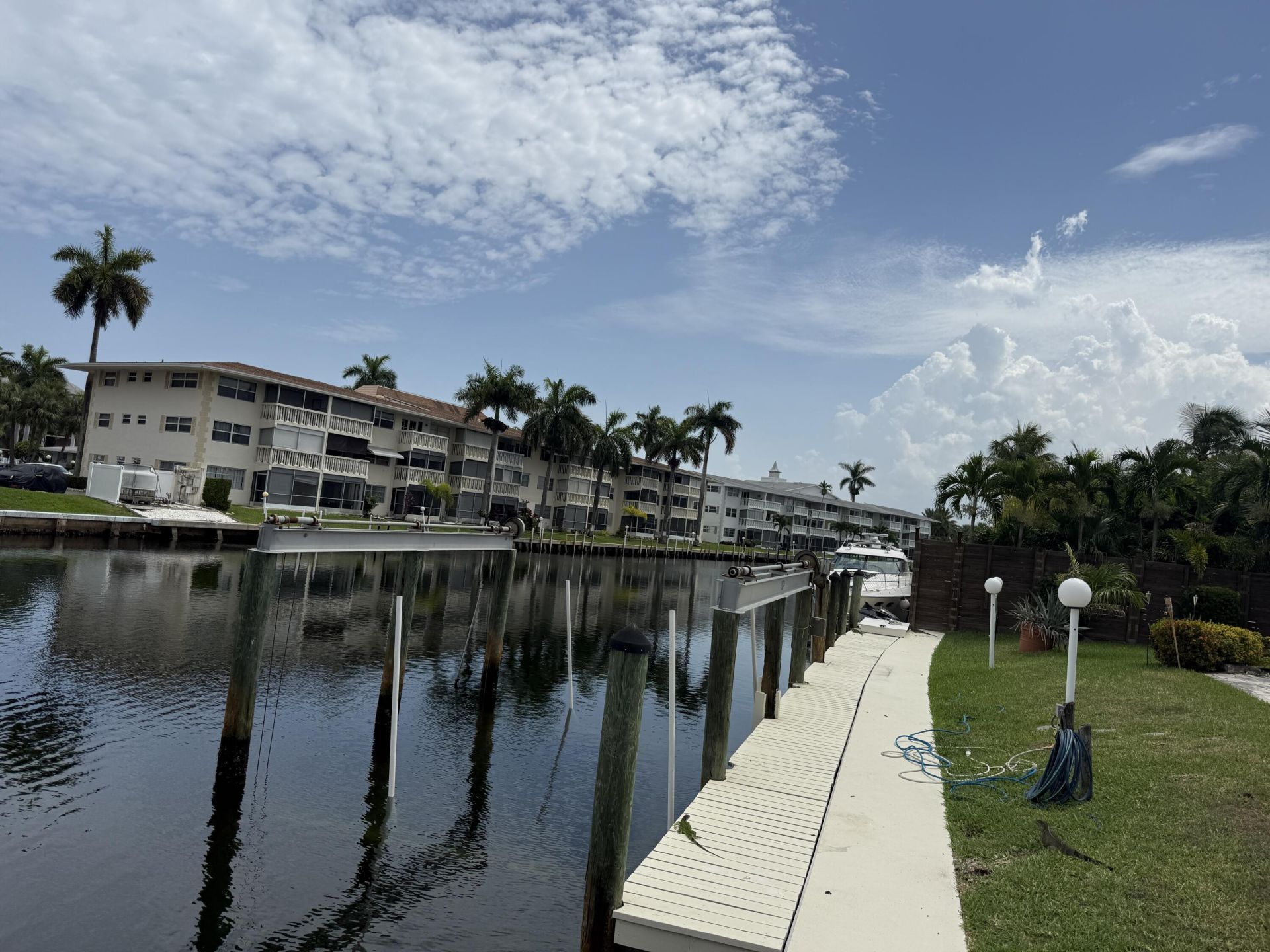 460 Paradise Isle Boulevard, Unit 101, Hallandale Beach, FL 33009 Photo