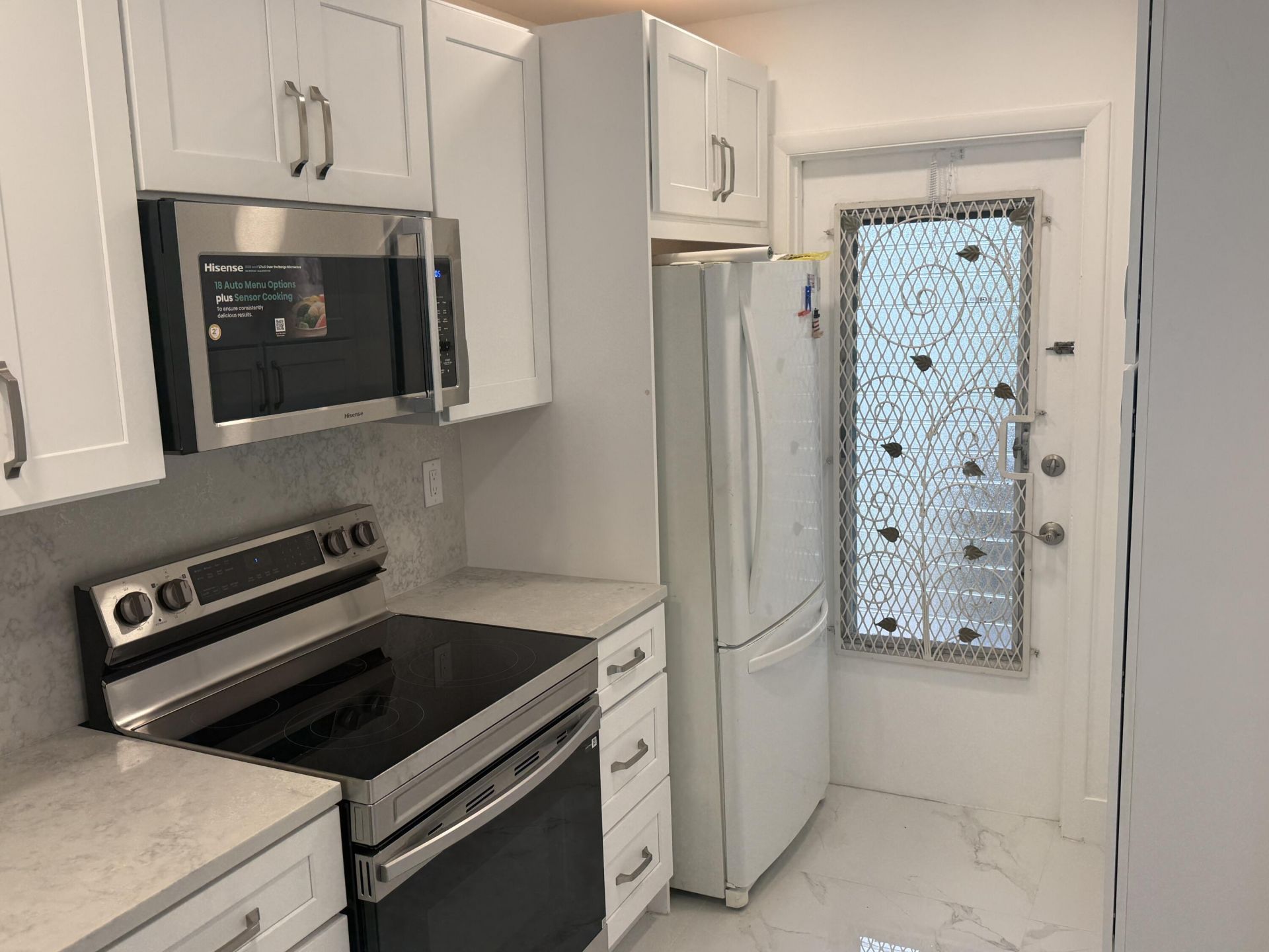 460 Paradise Isle Boulevard, Unit 101, Hallandale Beach, FL 33009 Photo