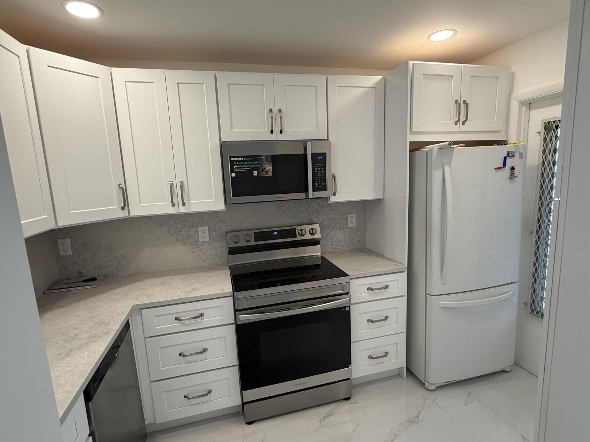 460 Paradise Isle Boulevard, Unit 101, Hallandale Beach, FL 33009 Photo