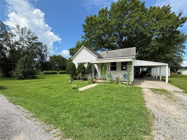 507 Elmwood Avenue, Scott City, MO 63780