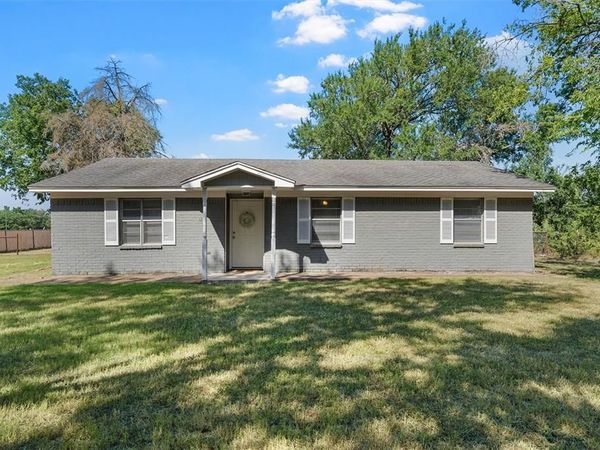 1374 Saffles Road, Robinson, TX 76706