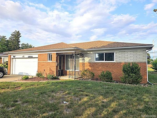 29012 James Drive , Warren, MI 48092