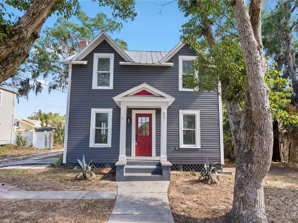 821 E LEMON AVENUE , EUSTIS, FL 32726
