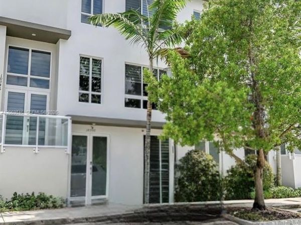10350 NW 64th St , Doral, FL 33178