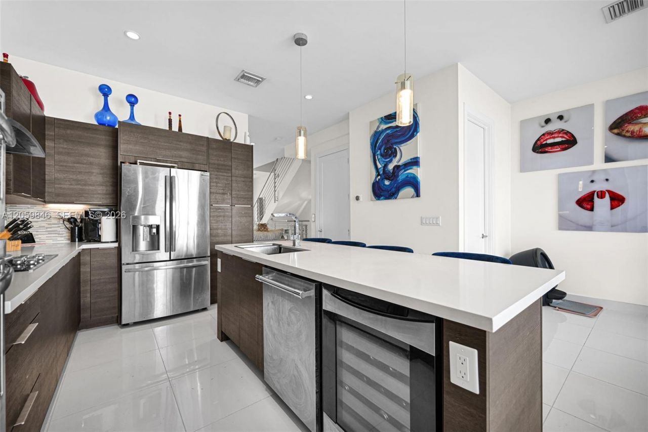 10350 NW 64th St , Doral, FL 33178 Photo