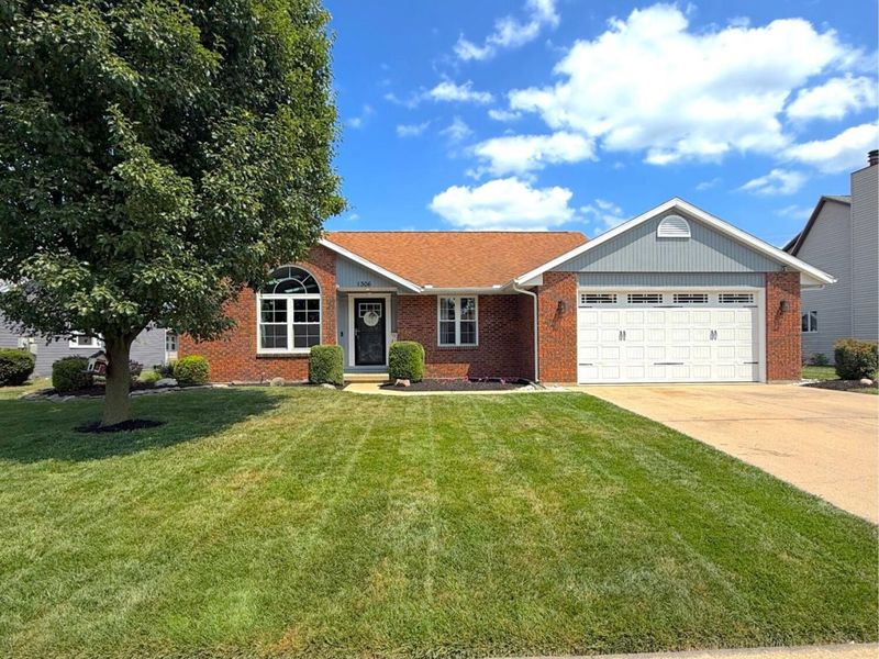 1306 Oakview Drive, Saint Marys, OH 45885 Photo 2