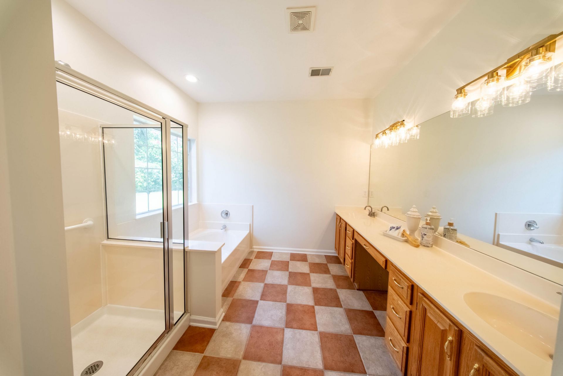 320 Old South Way Photo 23