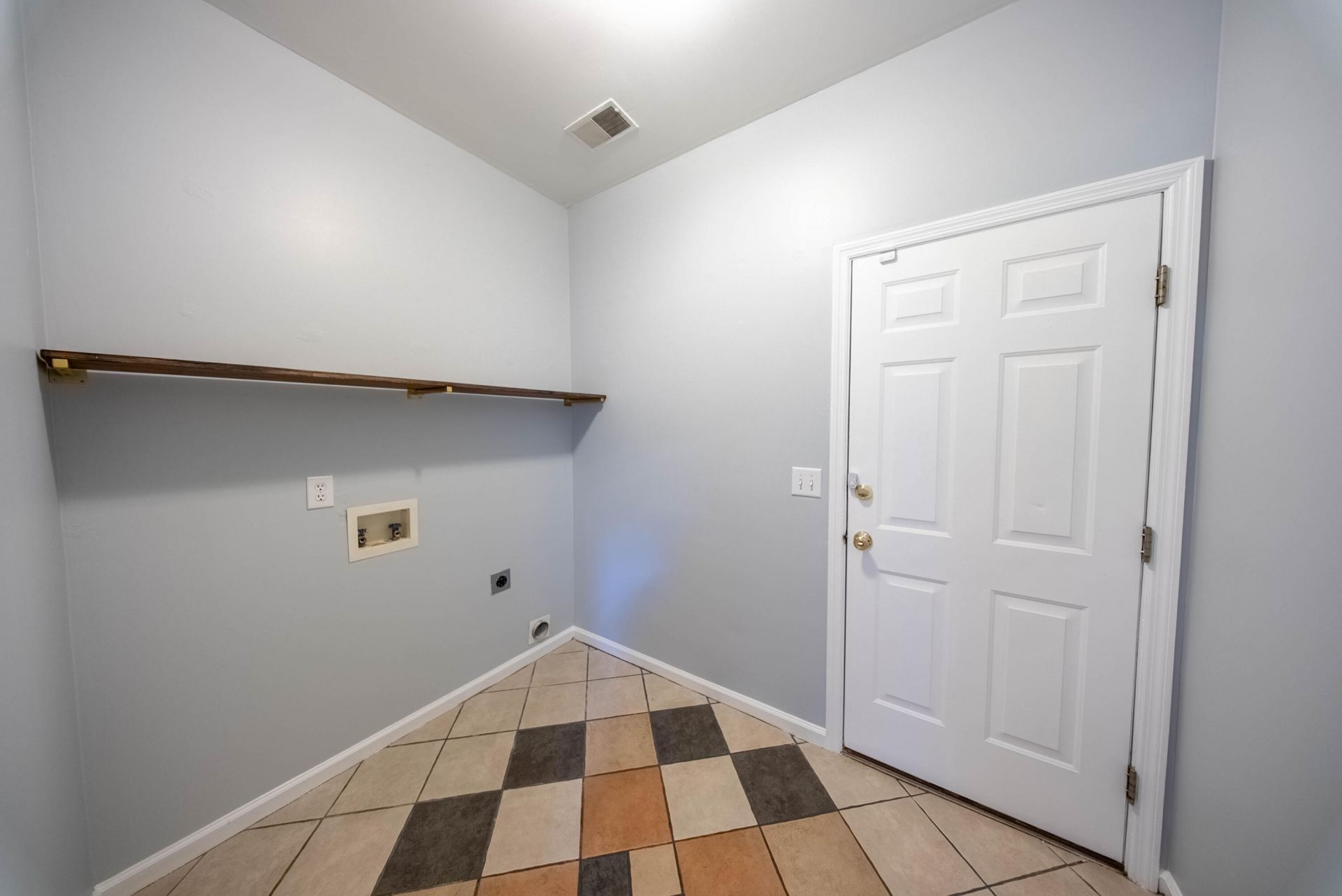 320 Old South Way Photo 25