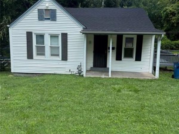 2501 Tyrell Drive , St Louis, MO 63136
