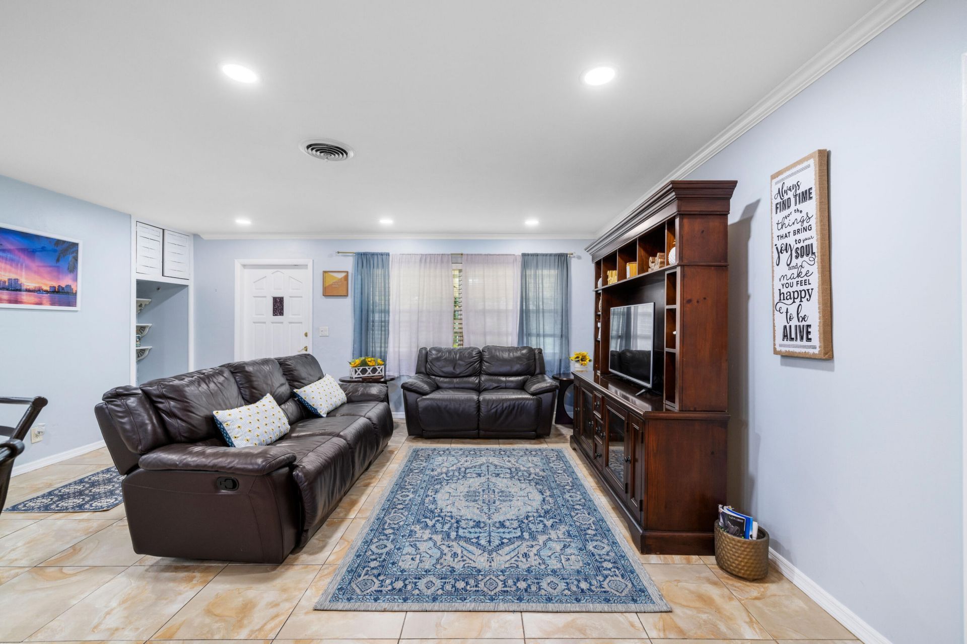 336 S Chillingworth Drive, West Palm Beach, FL 33409 Photo