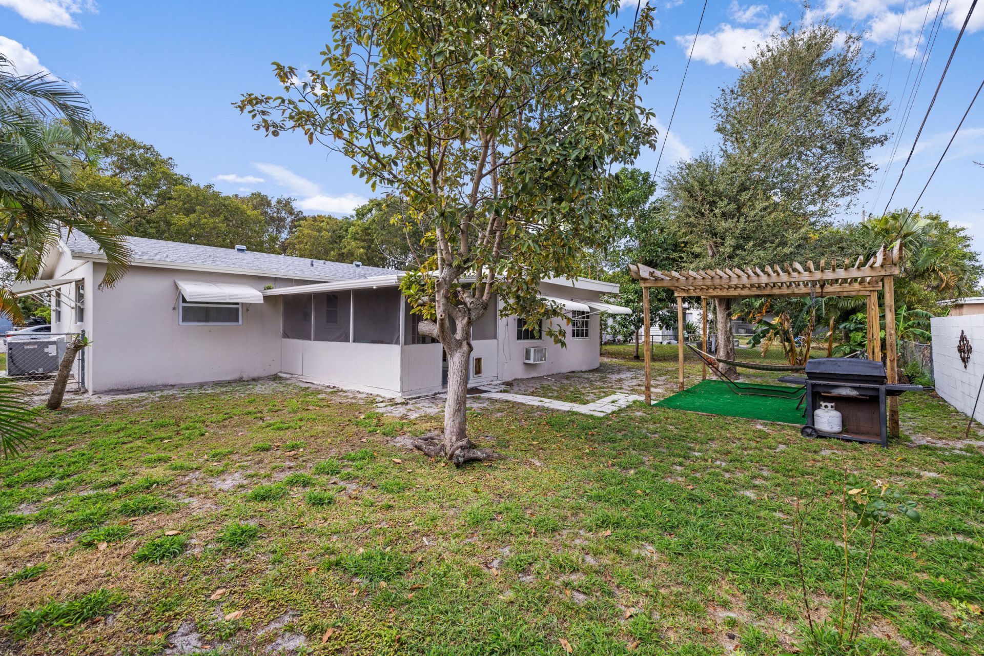 336 S Chillingworth Drive, West Palm Beach, FL 33409 Photo