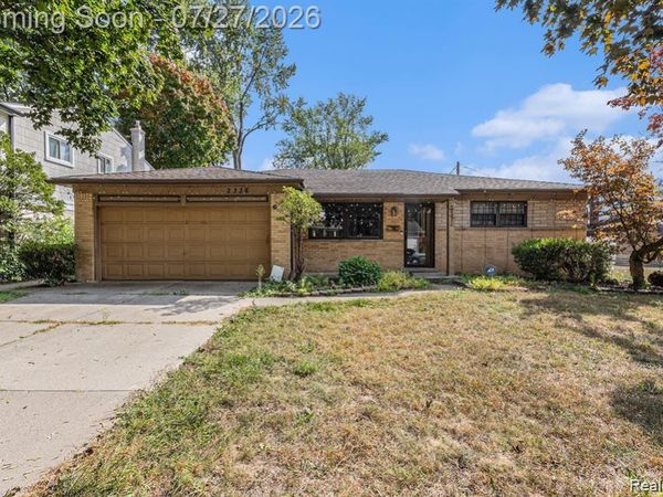 2338 Walter Avenue, Warren, MI 48092