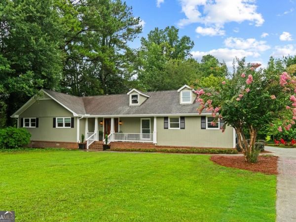 657 Cole Drive SW, Lilburn, GA 30047