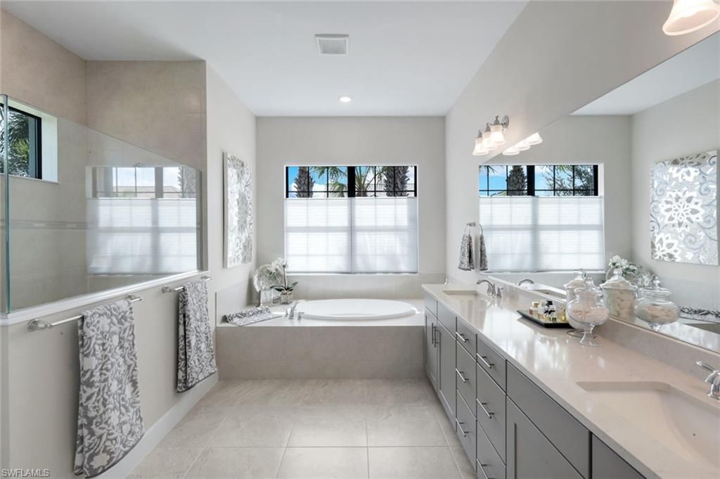 9577 Everglades Dr, Naples, FL 34120 Photo