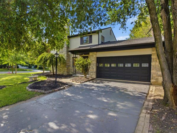 2569 Chester Road, Upper Arlington, OH 43221
