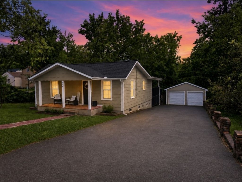 544 Maplewood Ln  Nashville, TN 37216