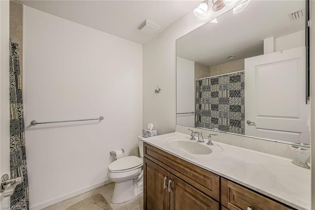 5781 Cape Harbour Dr, Unit 810, Cape Coral, FL 33914 Photo