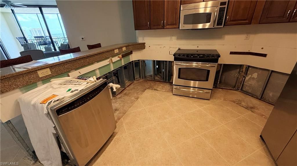 5781 Cape Harbour Dr, Unit 810, Cape Coral, FL 33914 Photo