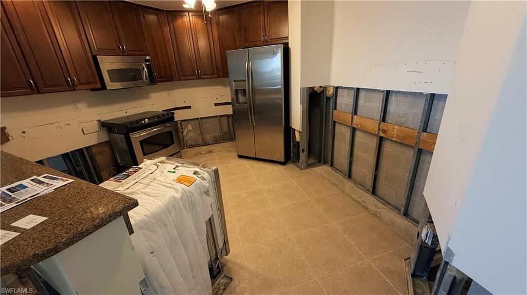 5781 Cape Harbour Dr, Unit 810, Cape Coral, FL 33914 Photo