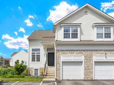 5793 Stallion Drive, Unit 6, New Albany, OH 43054