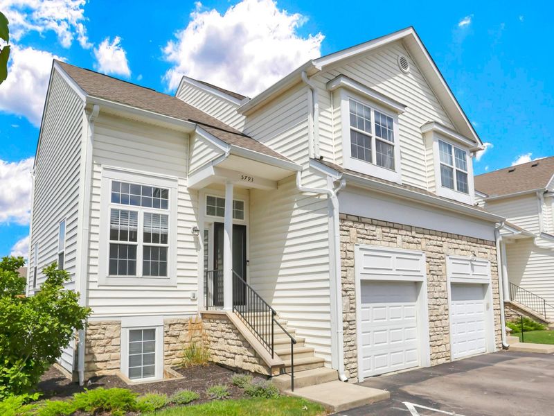 5793 Stallion Drive, Unit 6, New Albany, OH 43054 Photo 3