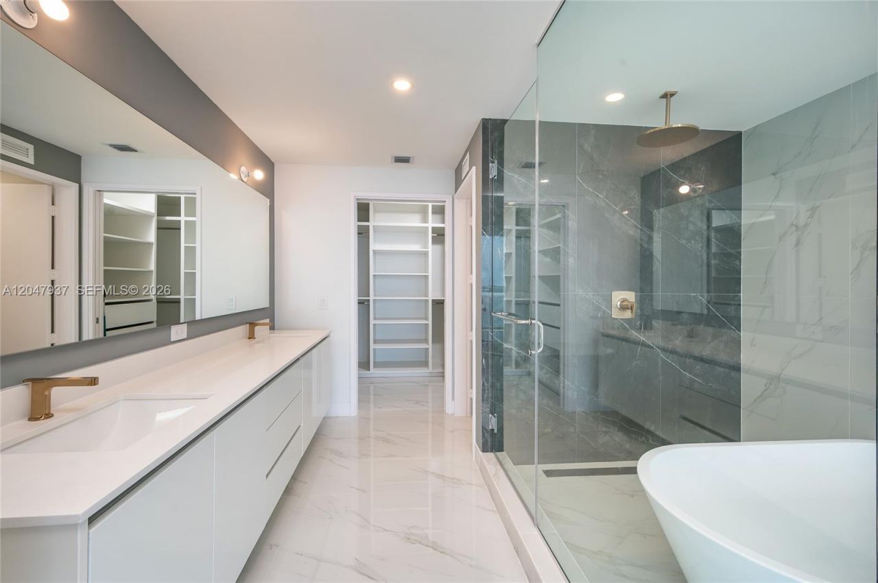 700 NE 24th St, Unit 2502, Miami, FL 33137 Photo