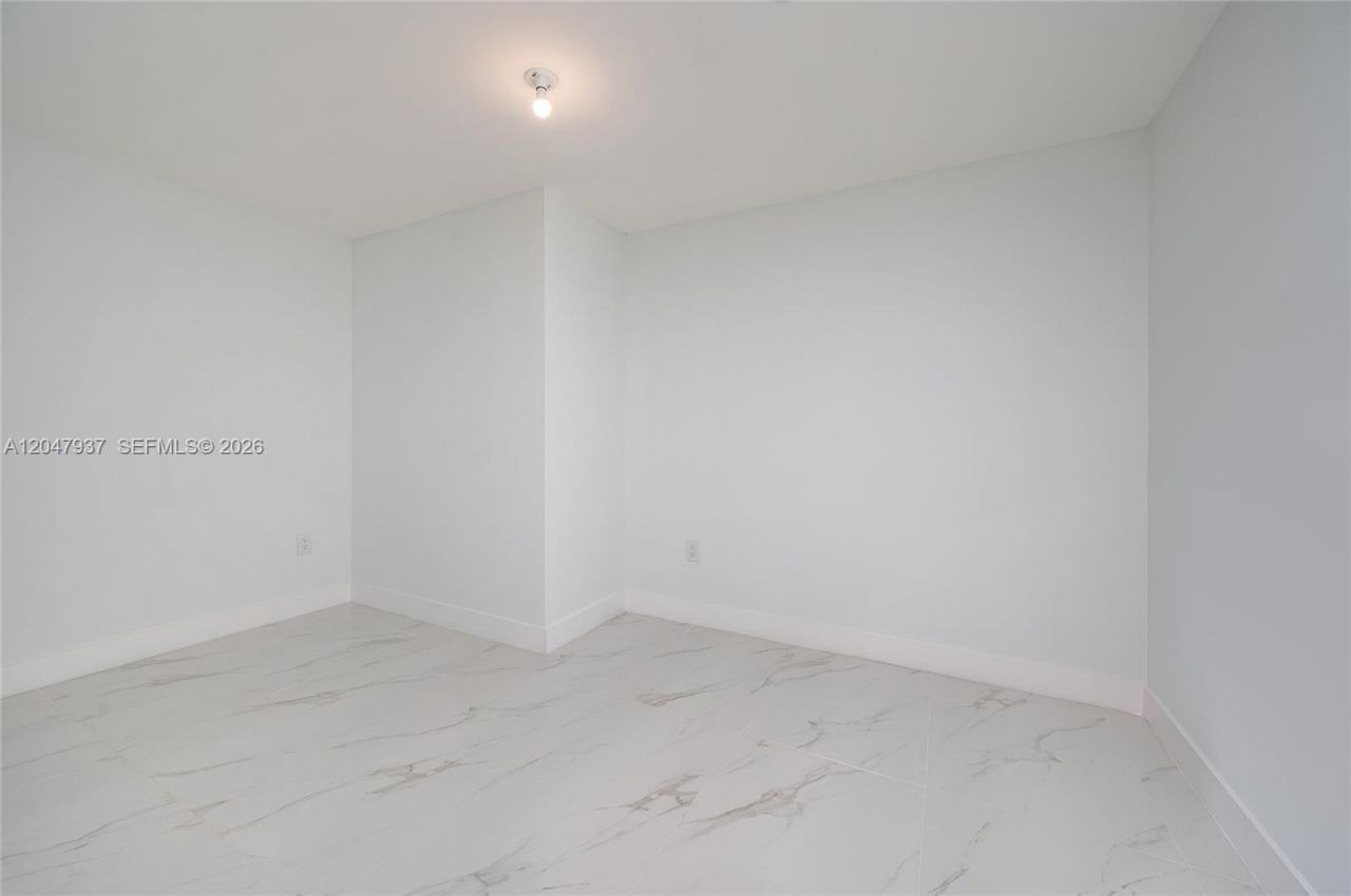 700 NE 24th St, Unit 2502, Miami, FL 33137 Photo