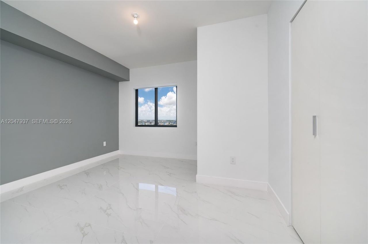 700 NE 24th St, Unit 2502, Miami, FL 33137 Photo