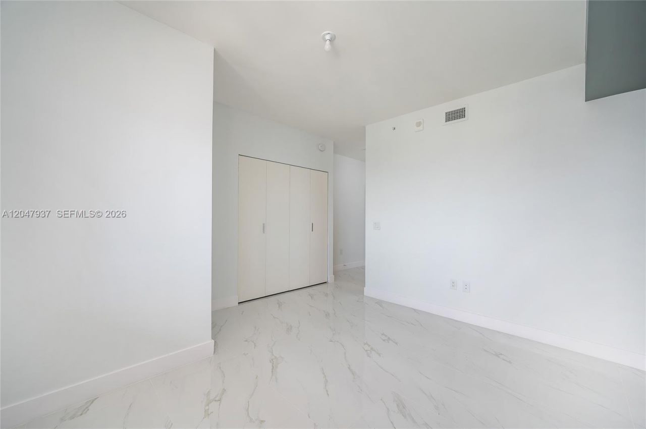 700 NE 24th St, Unit 2502, Miami, FL 33137 Photo