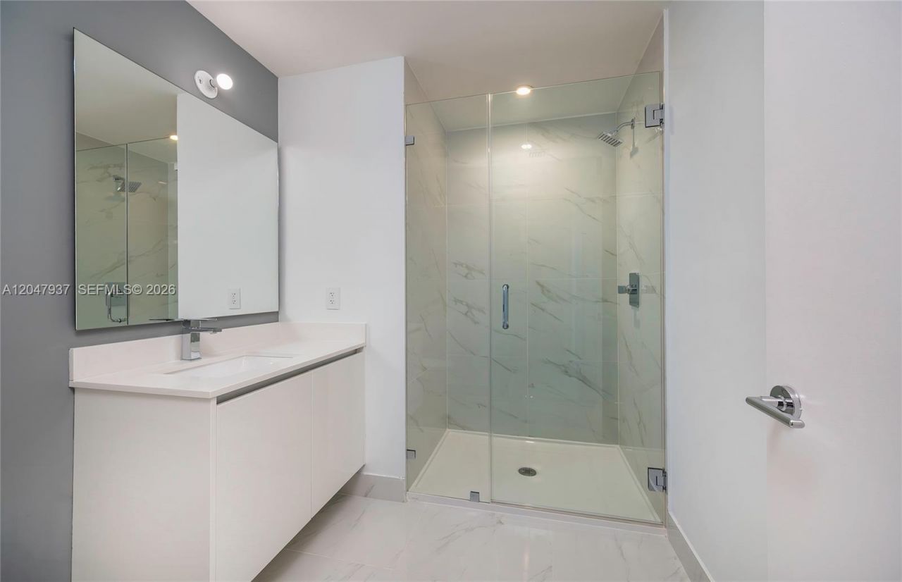 700 NE 24th St, Unit 2502, Miami, FL 33137 Photo