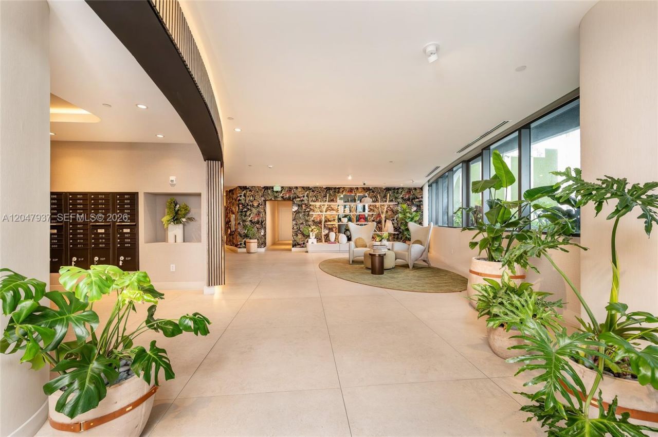 700 NE 24th St, Unit 2502, Miami, FL 33137 Photo