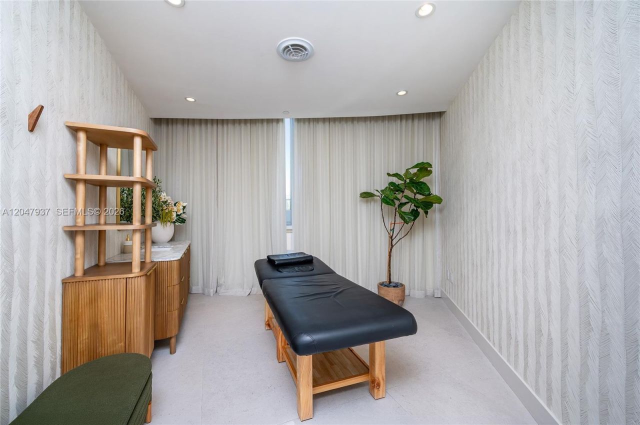 700 NE 24th St, Unit 2502, Miami, FL 33137 Photo