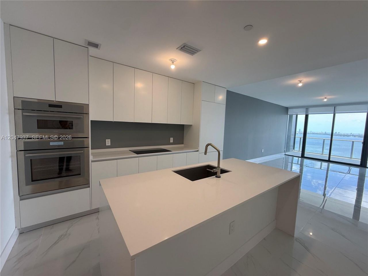 700 NE 24th St, Unit 2502, Miami, FL 33137 Photo