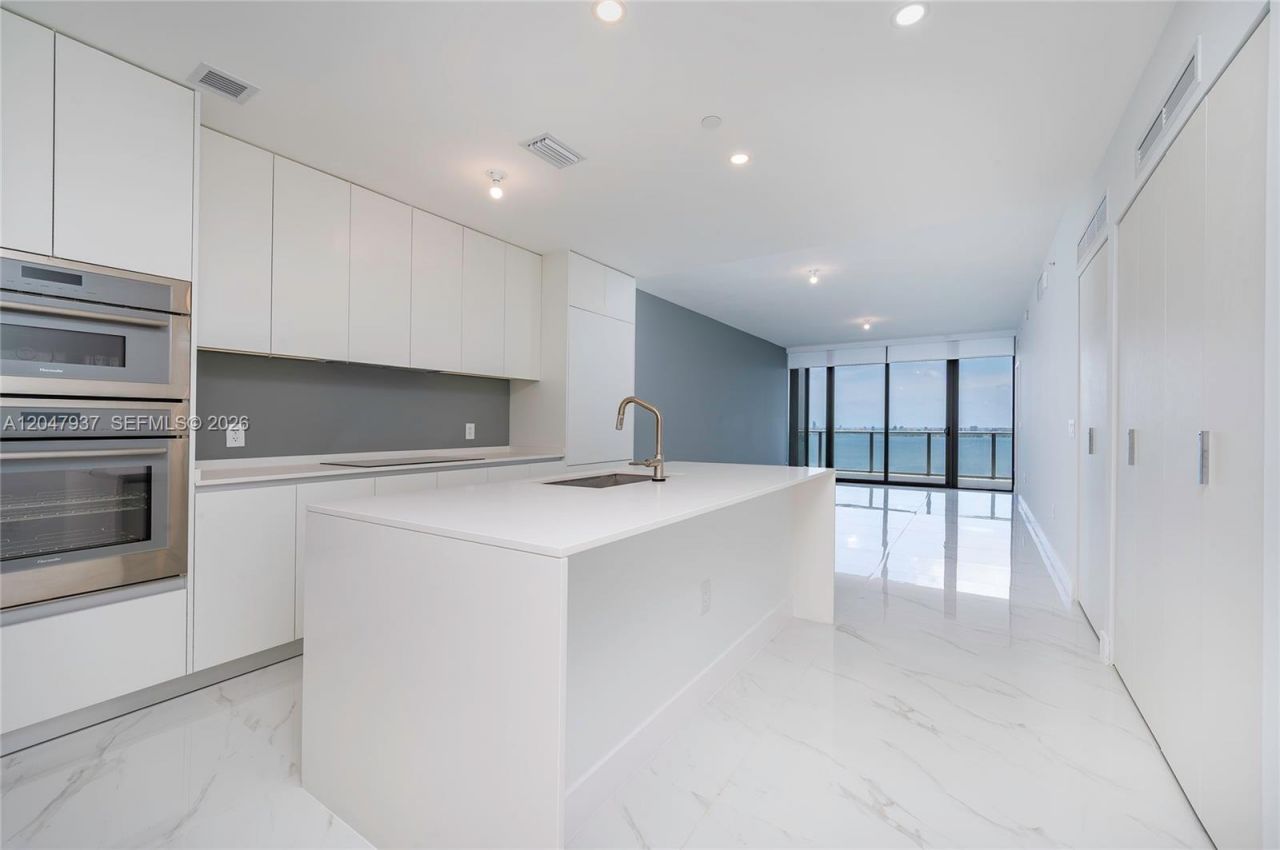 700 NE 24th St, Unit 2502, Miami, FL 33137 Photo