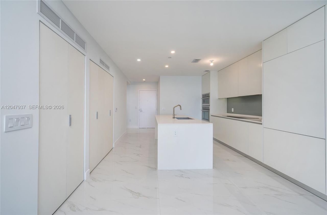 700 NE 24th St, Unit 2502, Miami, FL 33137 Photo