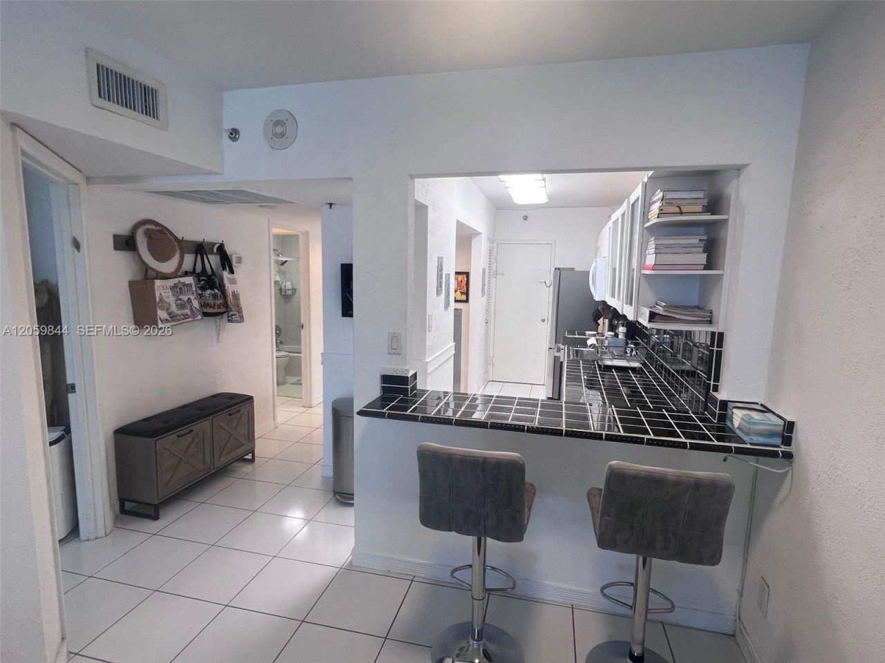100 Lincoln Rd , Unit 537, Miami Beach, FL 33139 Photo