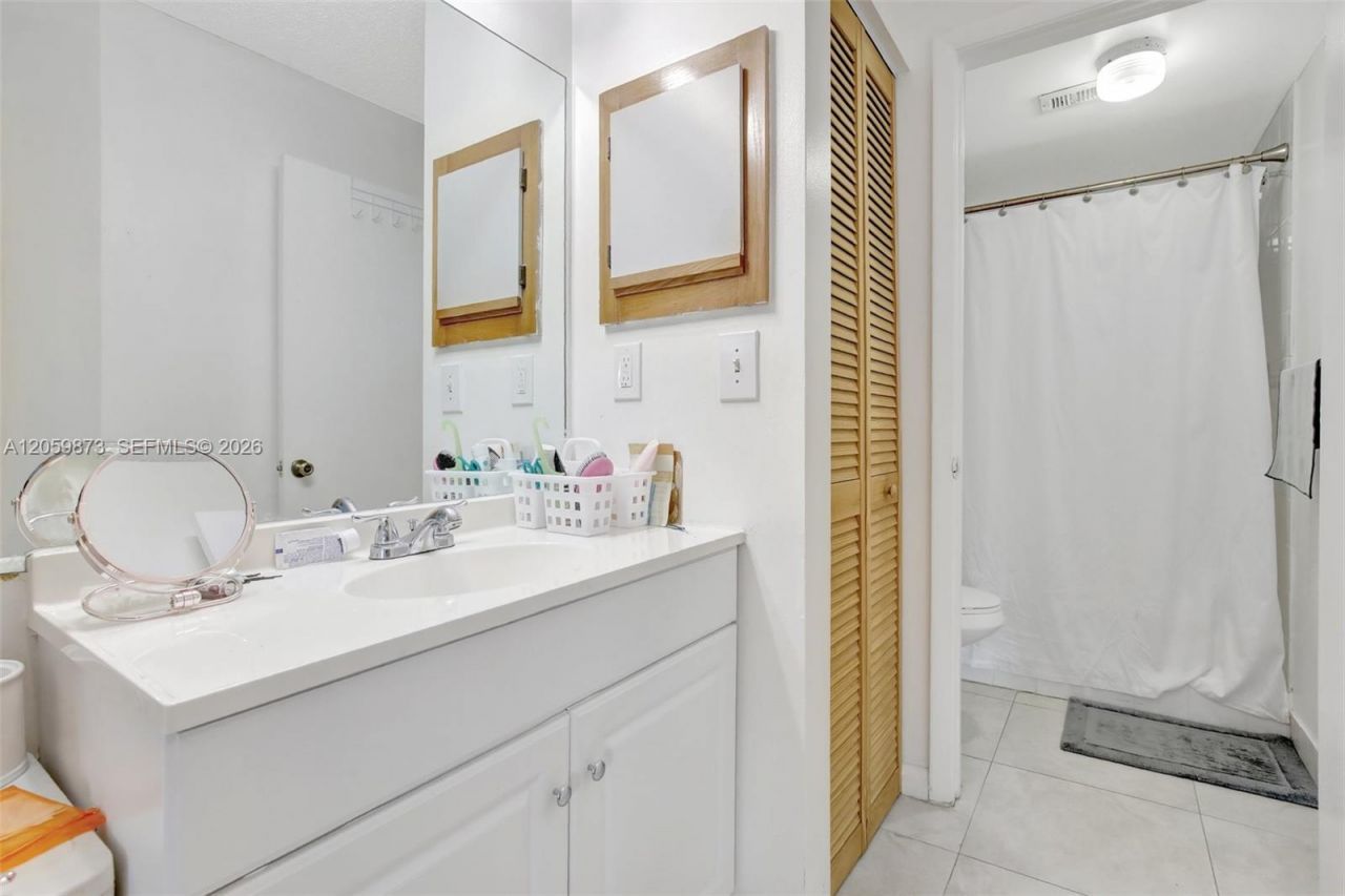 9999 Summerbreeze Dr, Unit 808, Sunrise, FL 33322 Photo
