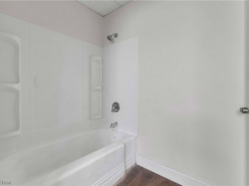 7408 Wentworth Avenue, Cleveland, OH 44102 Photo 17