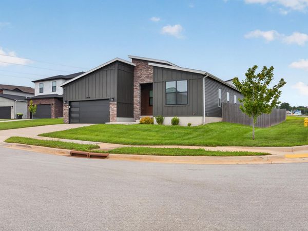3939 E Appledore Court, Brookline, MO 65619