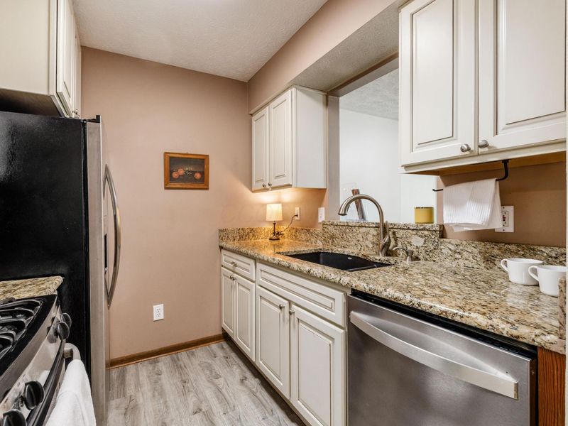 1649 Bennigan Drive, Unit 174D, Hilliard, OH 43026 Photo 8