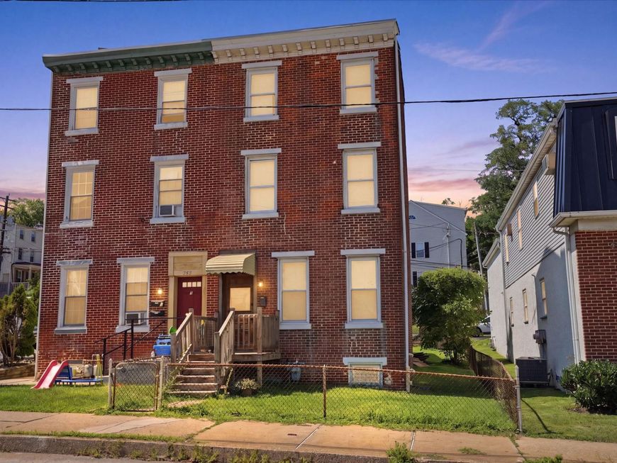 251 E Market St, West Chester, PA 19382 Main Photo