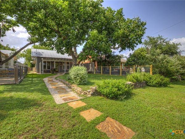 349 E South Street , New Braunfels, TX 78130