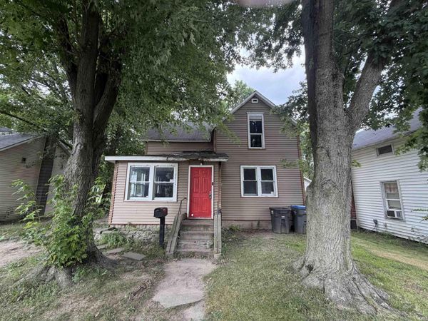 1154 Edwardsburg Avenue, Elkhart, IN 46514